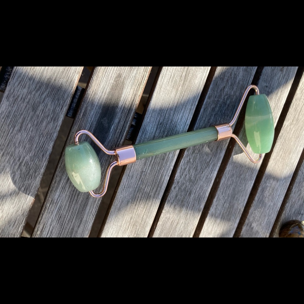 Adventurine face roller